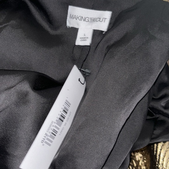 making the cut gold/black coat - Picture 6 of 7